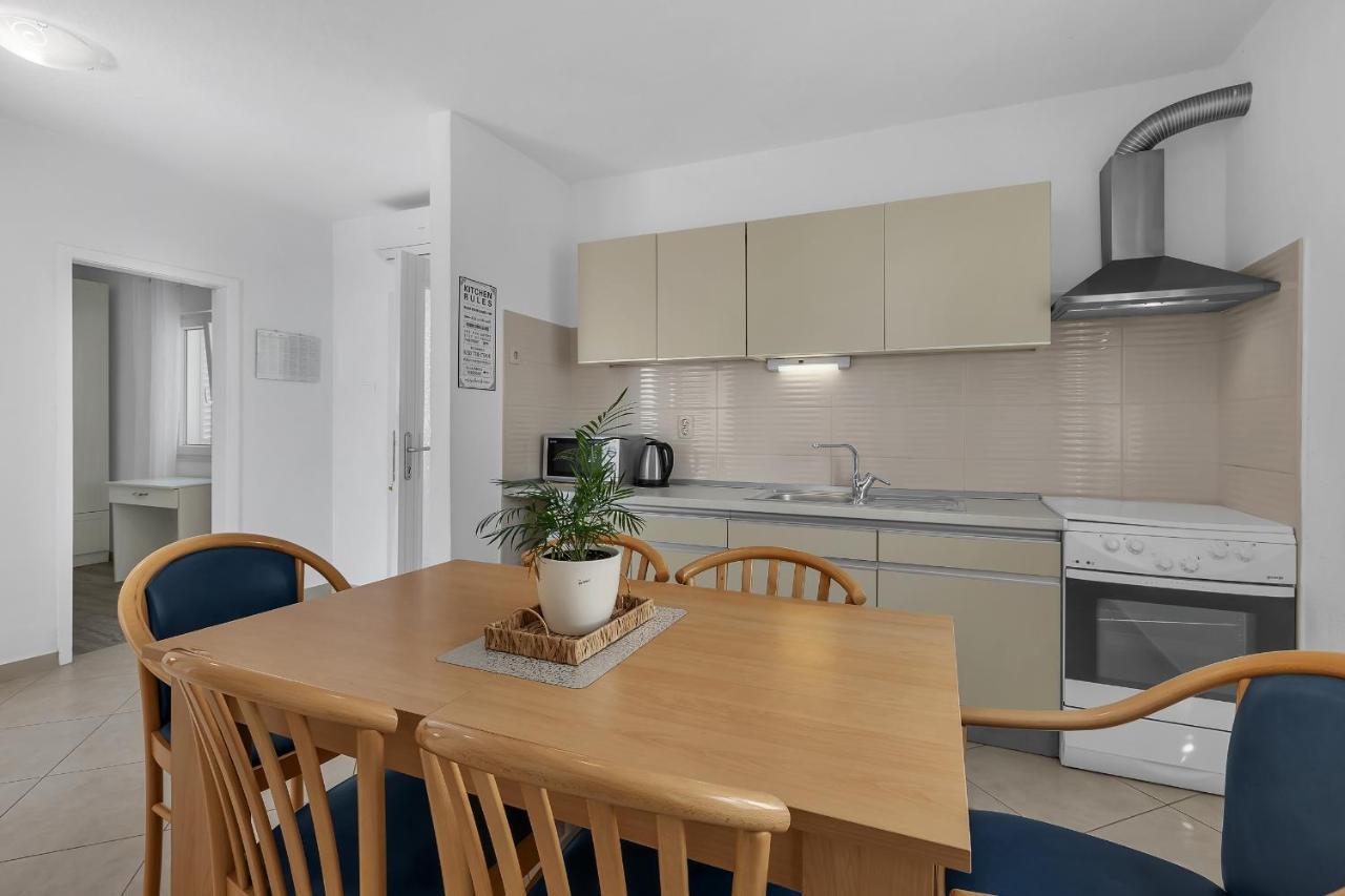 Apartments By The Sea Podgora, Makarska - 2596 Экстерьер фото